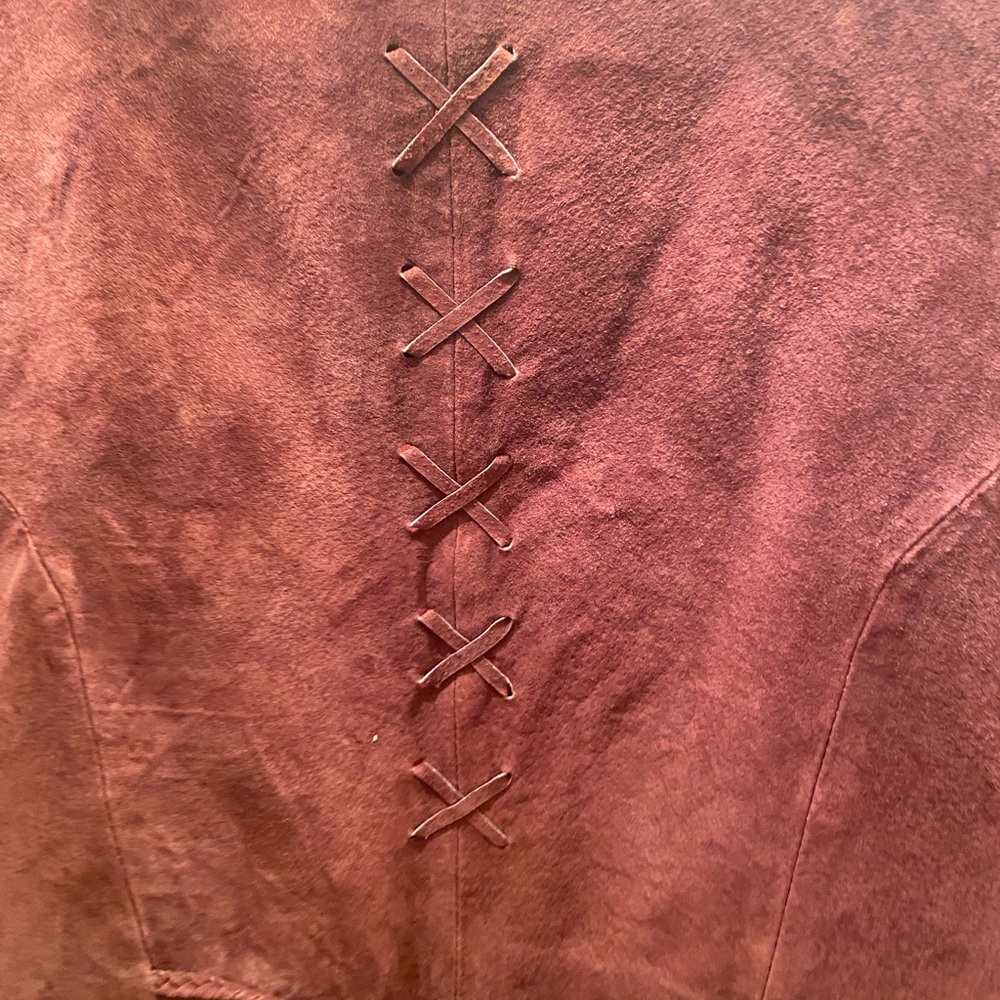 Wine / burgundy color leather fringe vest - Picture 4 of 4